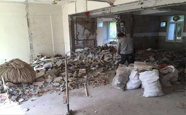 蘇州拆除作業(yè)時(shí)遇到下雨天 該暫停施工嗎